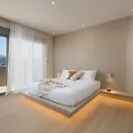 Hotel Selected *
