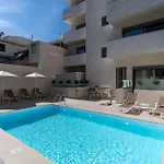 Hotel Selected